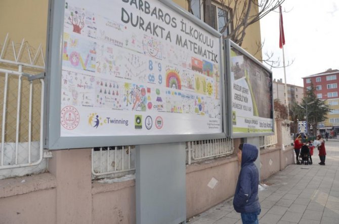 Ereğli Belediyesi durakları ve billboardları matematikle süsledi