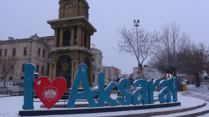 Aksaray’da kar yağışı etkisini sürdürüyor