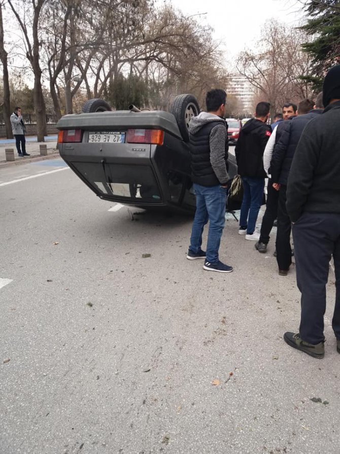 Konya’da ağaca çarpan otomobil devrildi: 1 yaralı