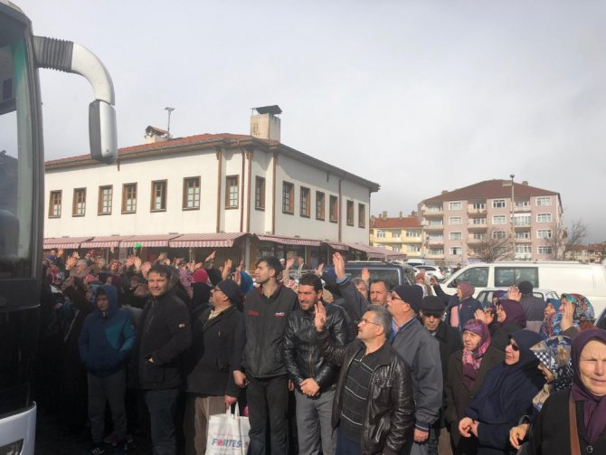 Başkan Akkaya Umre’ye gidecek vatandaşları uğurladı