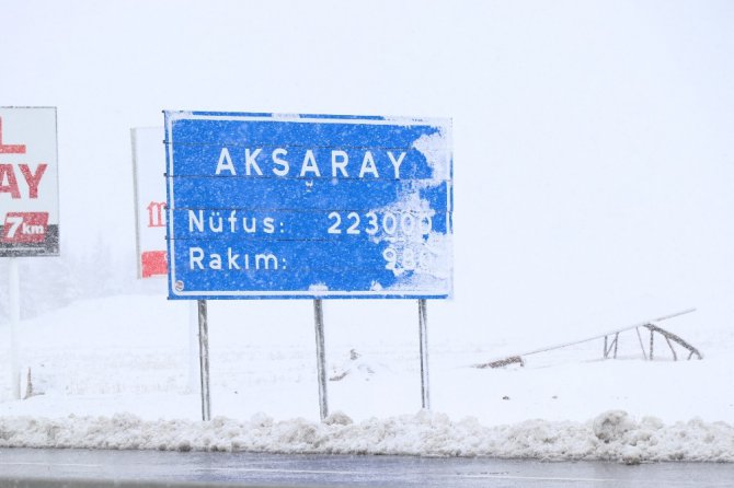 Aksaray’da kar yağışı etkisini sürdürüyor