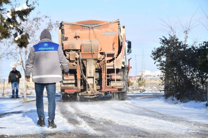 Aksaray Belediyesi kar mesaisini aralıksız sürdürdü