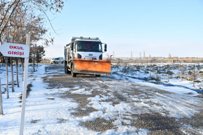 Aksaray Belediyesi kar mesaisini aralıksız sürdürdü