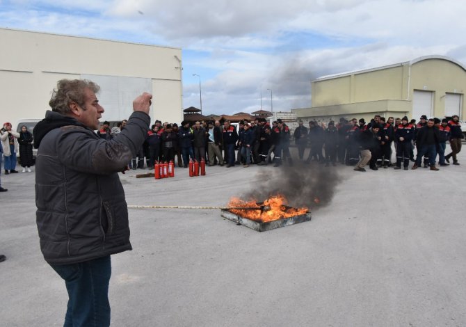 Karatay Belediyesinden personele yangın tatbikatı eğitimi