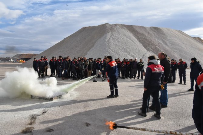 Karatay Belediyesinden personele yangın tatbikatı eğitimi