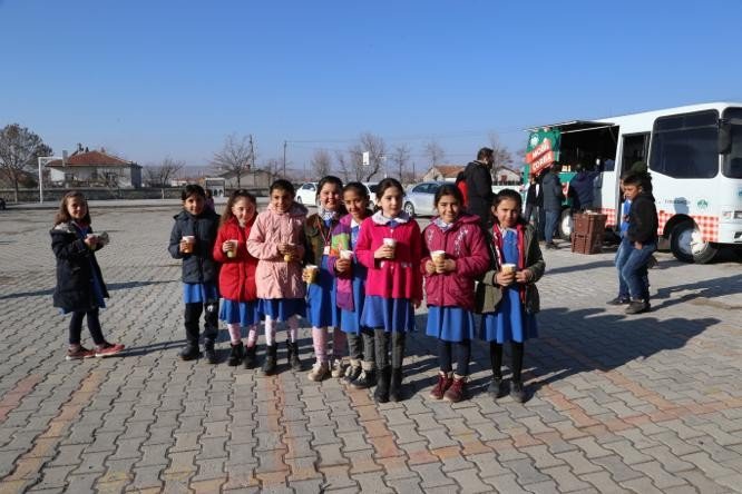 Aksaray Belediyesi’nden Gözlükuyu köyündeki çocuklara çorba ikramı