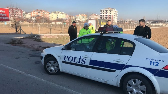 Konya’da kamyonet yan yattı: 9 yaralı