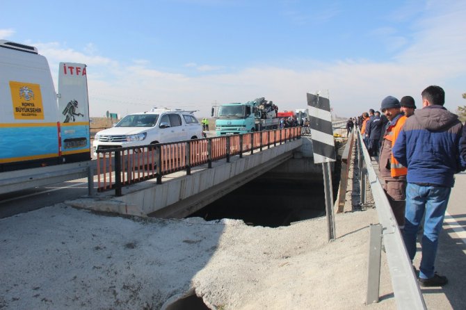 Kontrolden çıkan otomobil kanala uçtu: 1 ölü