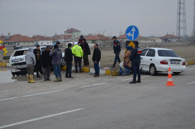 Konya’da iki otomobil çarpıştı: 4 yaralı