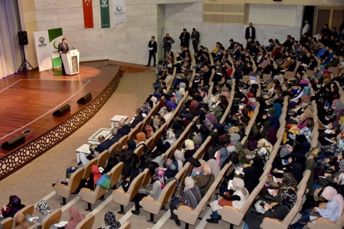 Karatay’da “Sağlıklı İletişim Mutlu Aile Okulu” seminerleri başladı