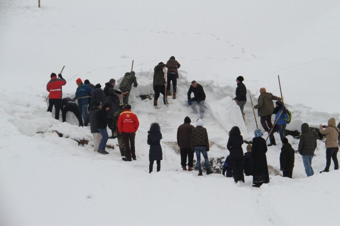 Konya’da Cula Deliği’ne tonlarca kar depolandı