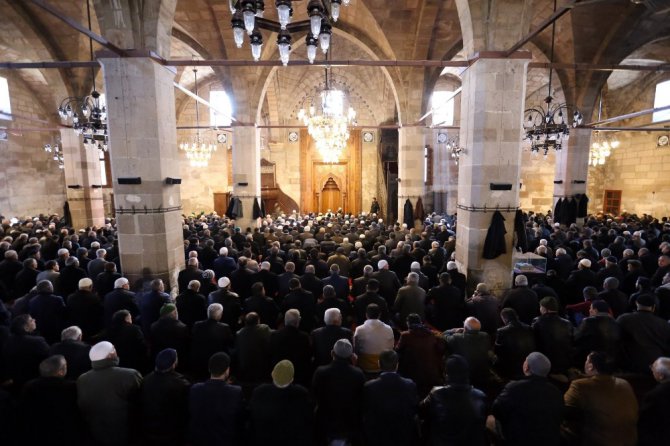 Aksaray’da şehitler için mevlit okundu