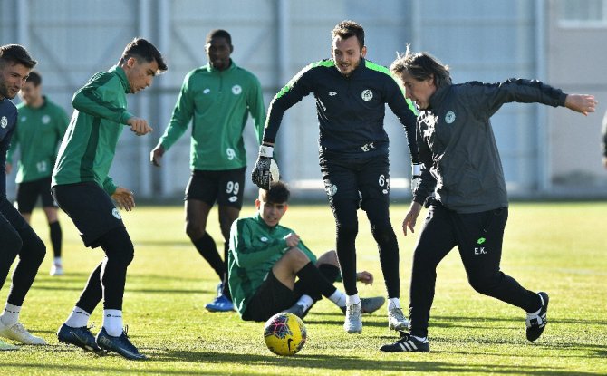 Konyaspor, Fenerbahçe maçı hazırlıklarına başladı