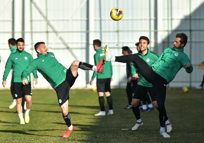 Konyaspor, Fenerbahçe maçı hazırlıklarına başladı