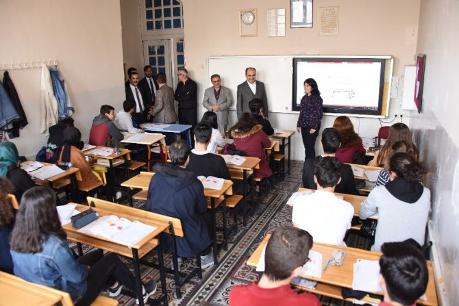 Başkan Altay mezun olduğu lisede anılarını tazeledi