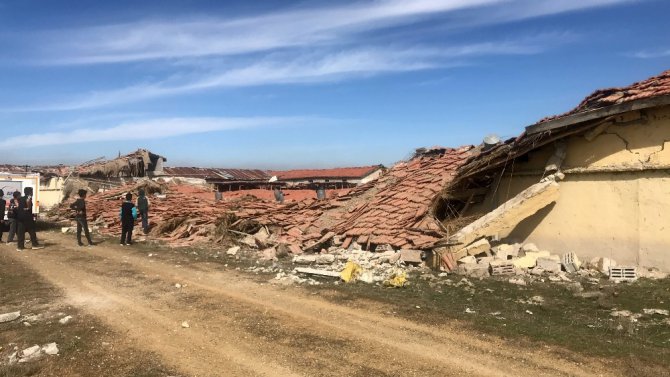 Konya’da çardağın çatısı çöktü, 29 küçükbaş hayvan telef oldu