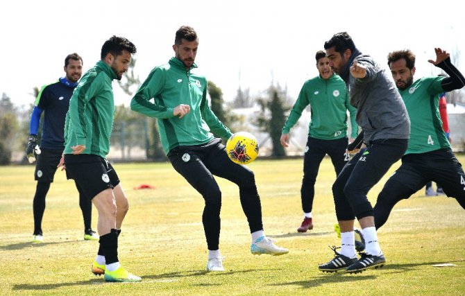 Konyaspor, Fenerbahçe hazırlıklarını sürdürüyor