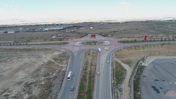 Konya Büyükşehir’den Aksaray Yolu Aslım Caddesi girişine köprülü kavşak