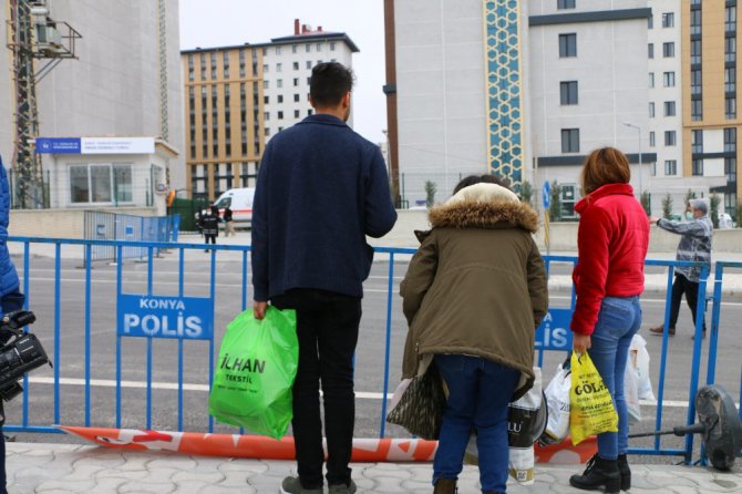 Karantina altındaki vatandaşların yakınlarının bekleyişi sürüyor