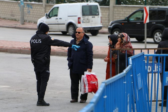 Konya’da umreden dönenlerin karantina süreci devam ediyor