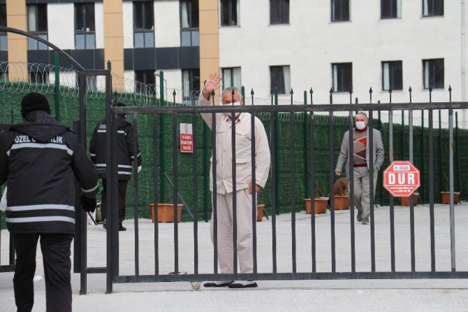 Konya’da umreden dönenlerin karantina süreci devam ediyor