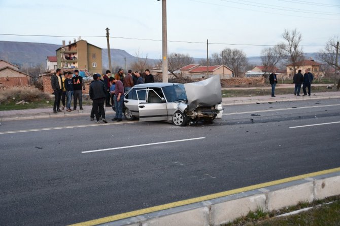 Aksaray’da iki otomobil çarpıştı: 1 yaralı