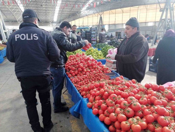 Aksaray’da polis ve zabıta 65 yaş üstü denetiminde