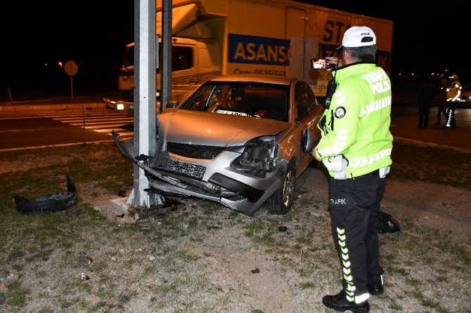 Aksaray’da 2 otomobil çarpıştı: 2 yaralı