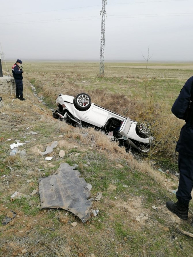 Konya’da otomobil takla attı: 2 yaralı