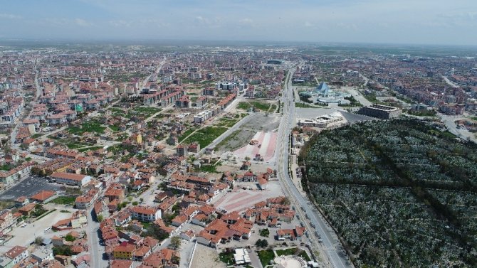 Konya’da boş cadde ve sokaklar havadan görüntülendi