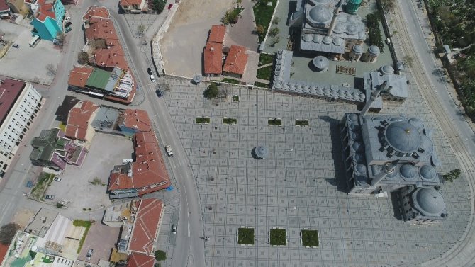 Konya’da boş cadde ve sokaklar havadan görüntülendi