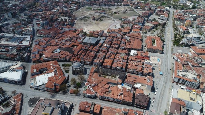 Konya’da boş cadde ve sokaklar havadan görüntülendi