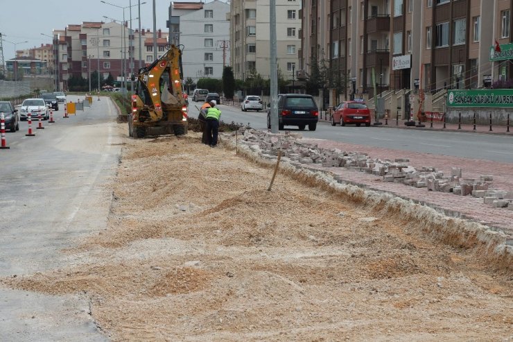 Konya Büyükşehir trafiği rahatlatmak için kavşaklarda düzenleme yapılıyor