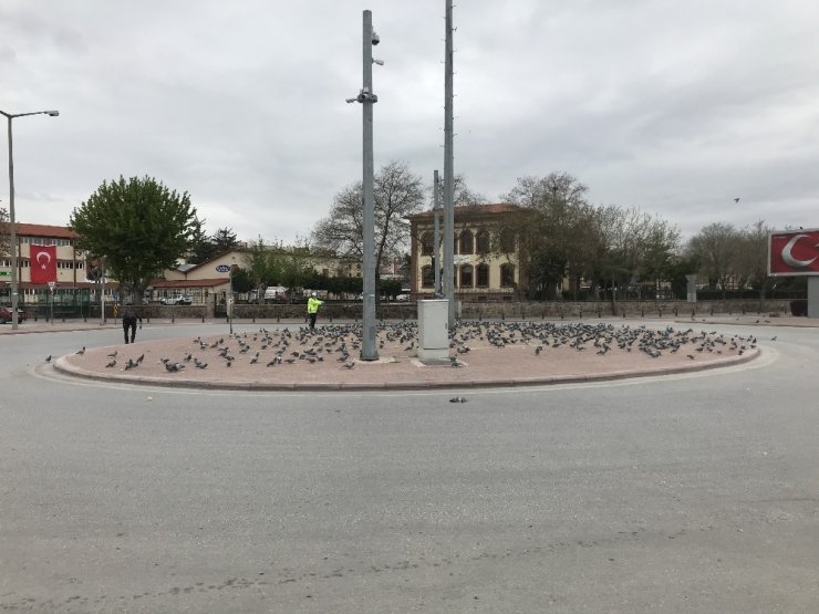 Trafik polisinin davranışı yürekleri ısıttı