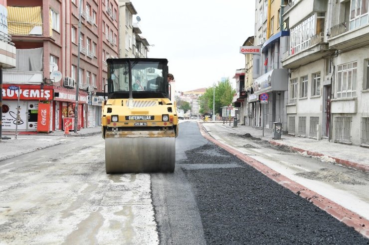 Konya Büyükşehir Belediyesi vatandaşlar evdeyken kavşaklarda düzenleme yapıyor