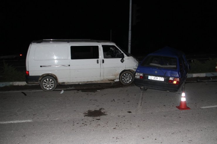 Konya’da otomobille kamyonet çarpıştı: 1 ölü, 4 yaralı