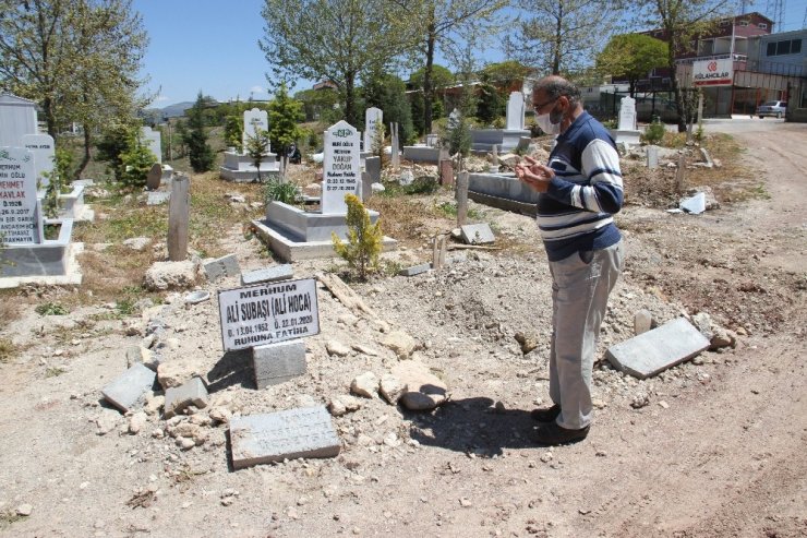 Beyşehir’de 65 yaş üstü vatandaşlar göl kenarına akın etti