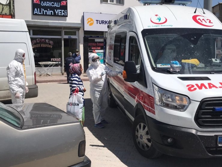 Sağlıkçılardan kaçan korona virüs şüphelisini polis yakaladı