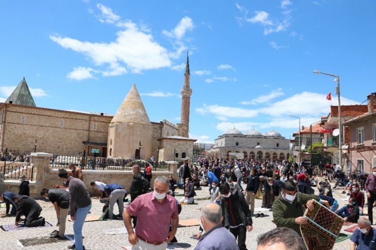 Beyşehir’de cuma namazı coşkusu