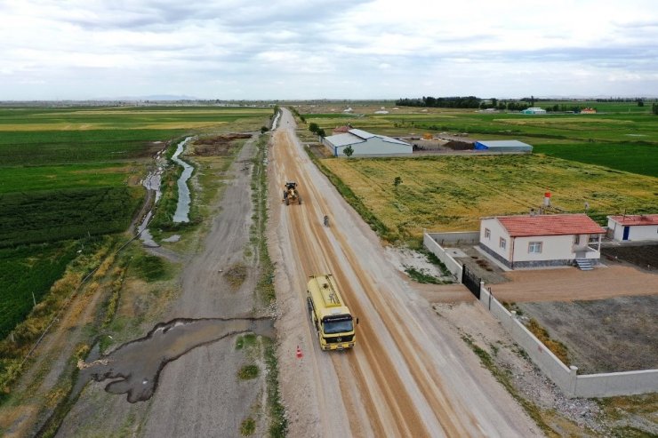 Karatay’da yol ve asfalt seferberliği sürüyor