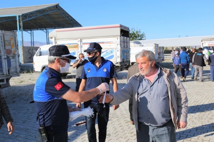 Ereğli hayvan pazarı dezenfekte çalışmalarının ardından kapılarını açtı