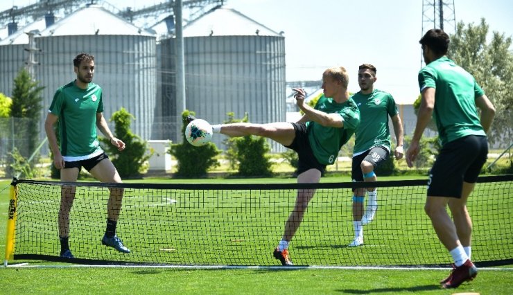 Konyaspor, Gençlerbirliği hazırlıklarını sürdürdü