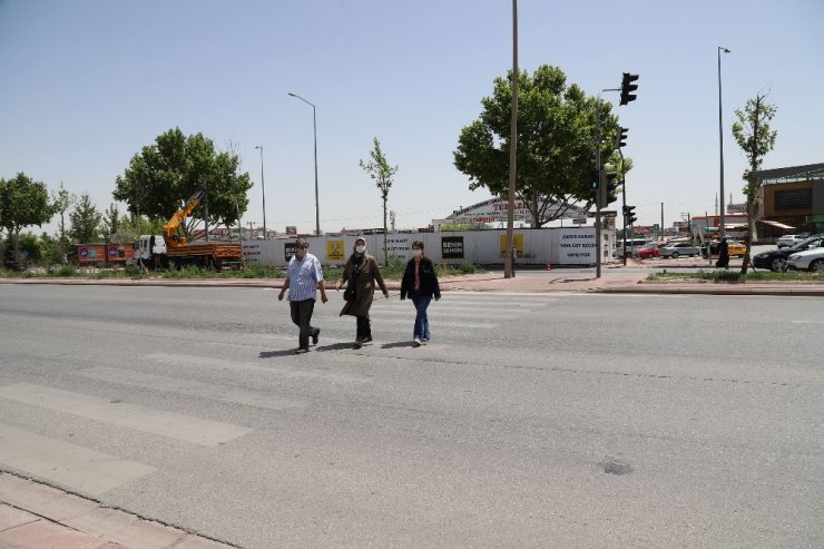 Konya Büyükşehir’den bir yaya üst geçidi daha