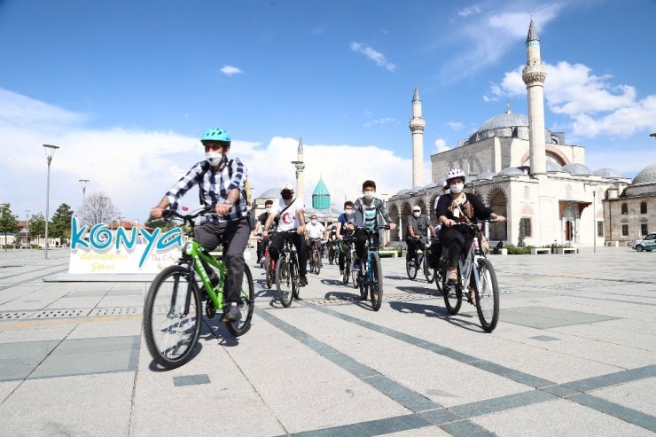 Konya Büyükşehir’den bisikletle şehir turu