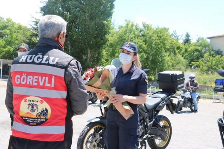 Motosiklet tutkunlarından jandarma teşkilatı için saygı sürüşü etkinliği