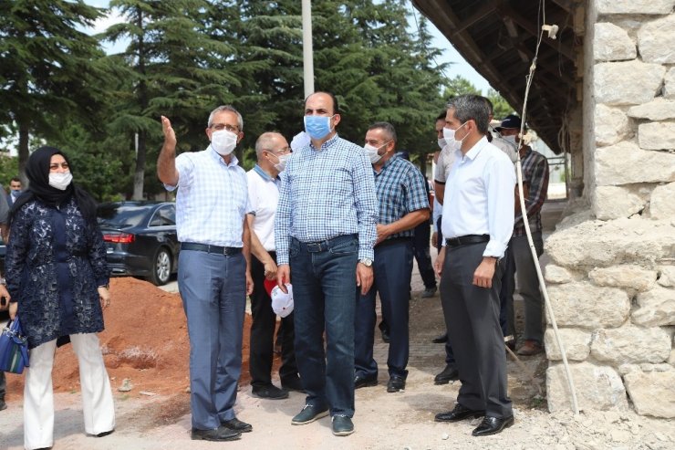 Başkan Altay Sarayönü’nde incelemelerde bulundu