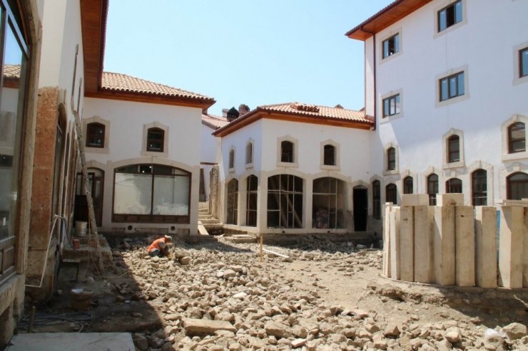 Rüştü Bey İşhanı restorasyonunda sona yaklaşıldı