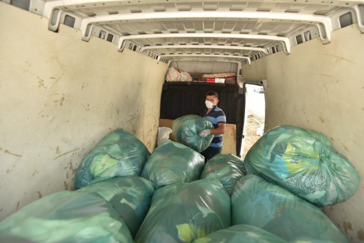 Karatay’ın 130 farklı noktasına giysi ve tekstil atık kumbarası yerleştirildi