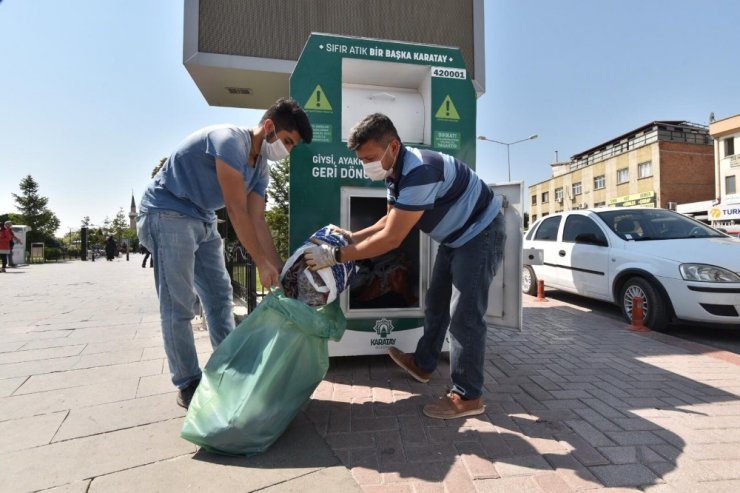 Karatay’ın 130 farklı noktasına giysi ve tekstil atık kumbarası yerleştirildi