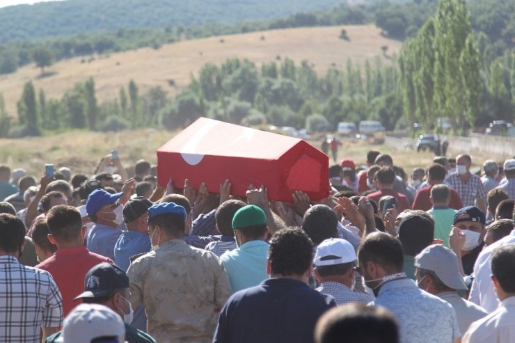 Şehit Jandarma Uzman Çavuş Konukcu son yolculuğuna uğurlandı